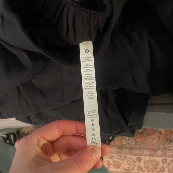Lululemon cropped wide leg pant - Picture 5 of 5